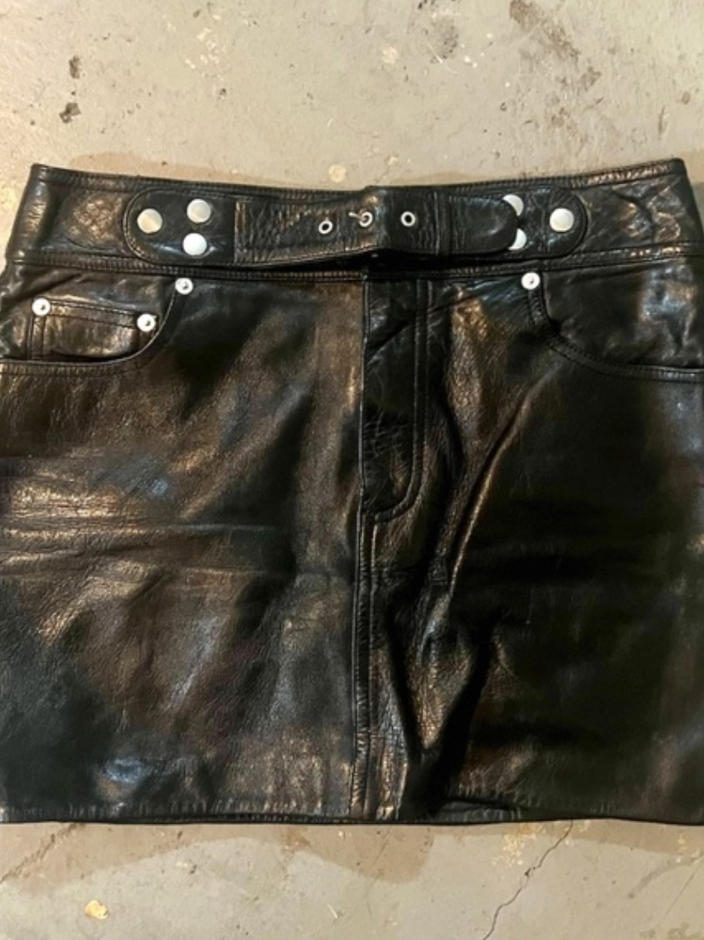 RE/DONE WOMEN'S LEATHER BIKER MINI SKIRT, SIZE LARGE, BLACK Flaw On Buckle